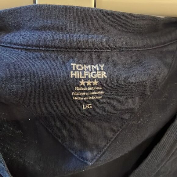 Tommy Hilfiger size large ladies navy blue shirt. - Picture 2 of 3